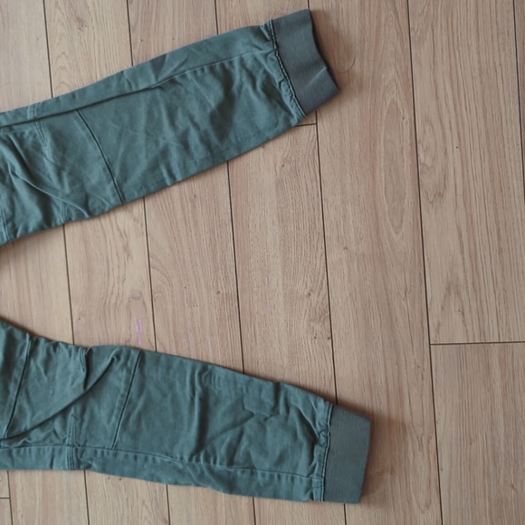 Joggings - Picture 2 of 3